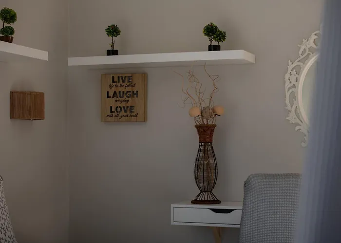 Elzo * Néosz Marmarász